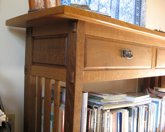 Mission Side Table Detail | Home Office